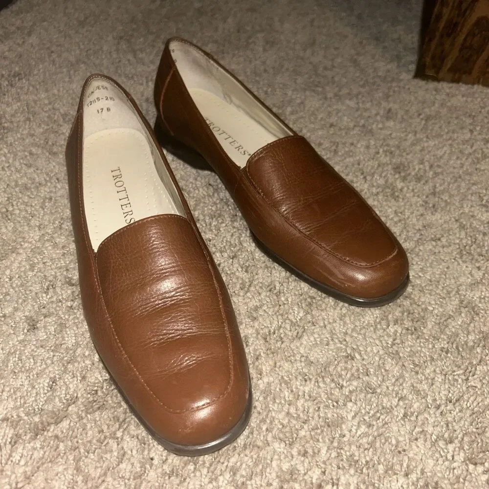 Trotters Jess Leather Brown Loafer Women's Shoe Size 6N Beautiful Condition
